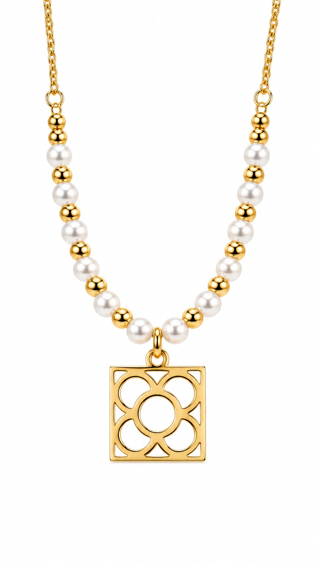 Collar Flor de Barcelona dorado con perlas blancas sobre fondo blanco.