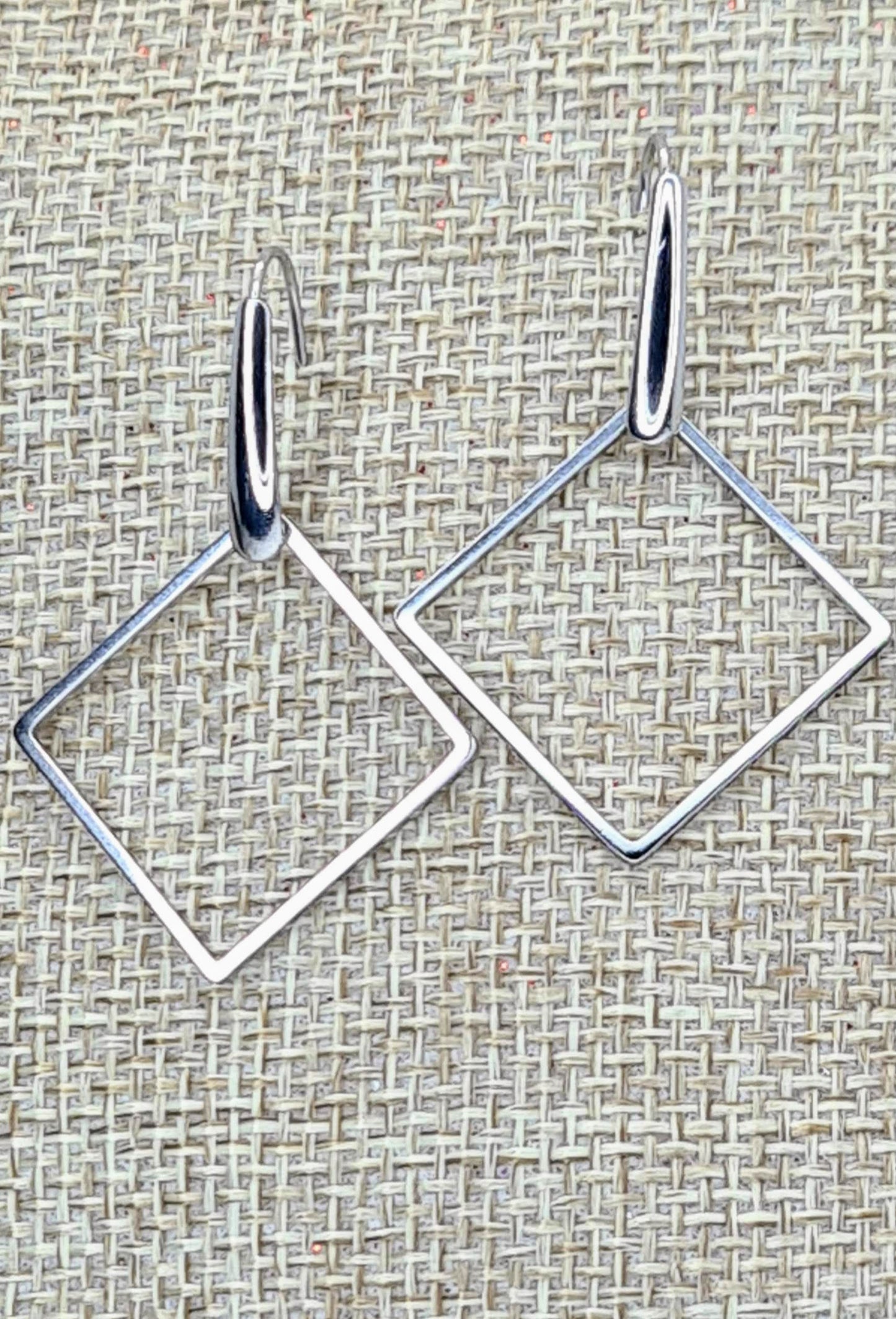 Pendientes Cuadrado - compra hoy y recibe mañana en tu casa. Envío Gratis