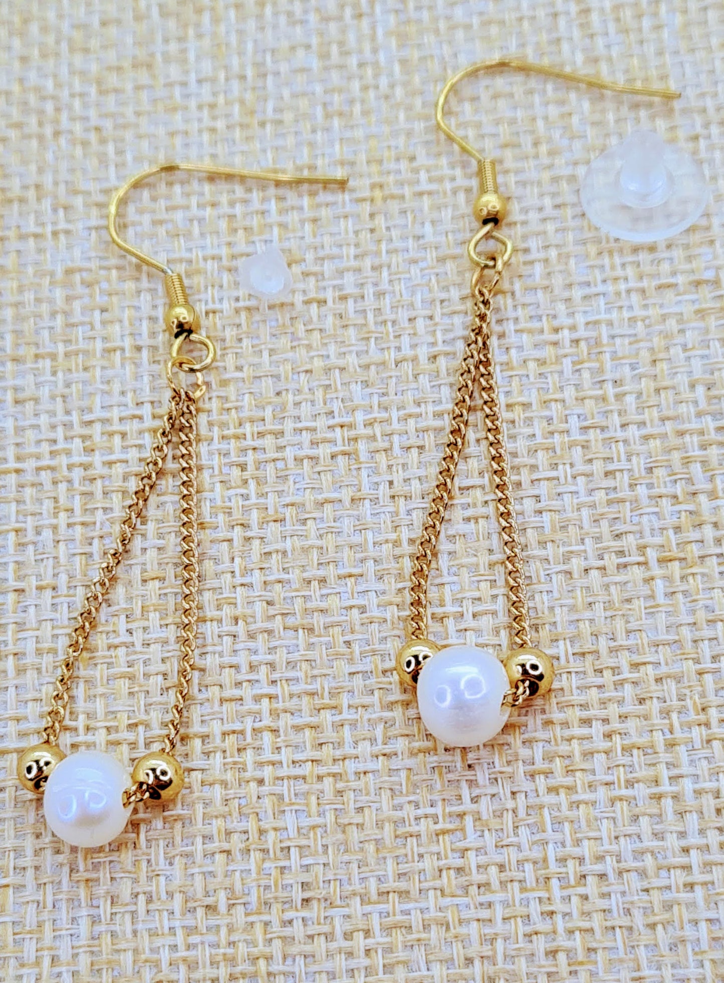 Pendientes dorados de Perla - compra hoy y recibe mañana en tu casa. Envío Gratis