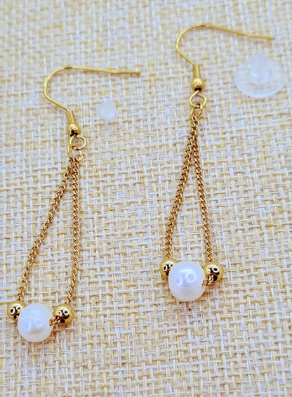 Pendientes dorados de Perla - compra hoy y recibe mañana en tu casa. Envío Gratis