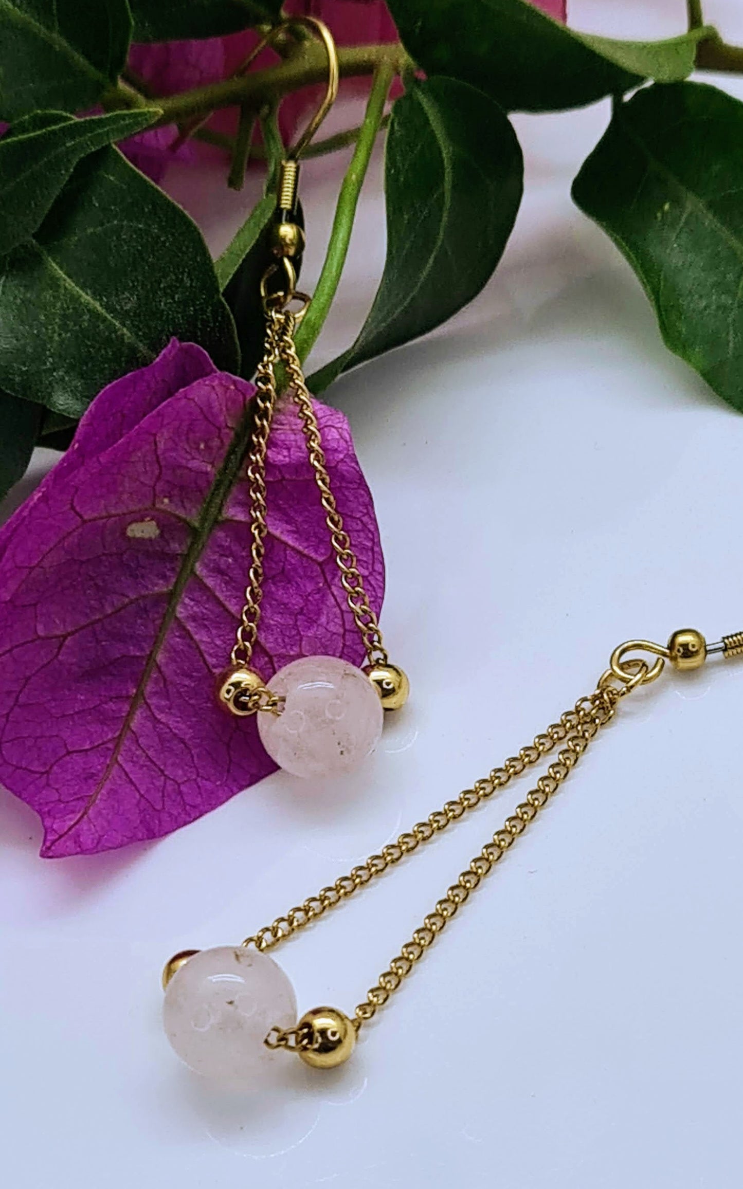 Pendientes dorados de Cuarzo Rosa - compra hoy y recibe mañana en tu casa. Envío Gratis