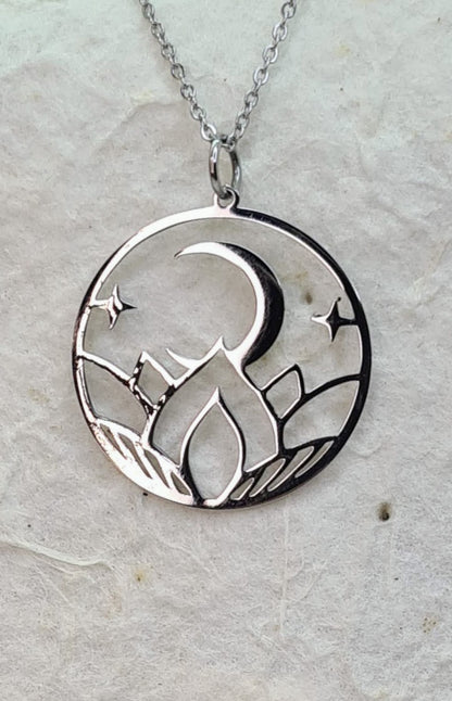 Colgante Luna creciente - compra hoy y recibe mañana en tu casa. Envío Gratis