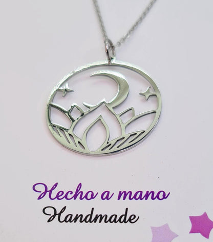 Colgante Luna creciente - compra hoy y recibe mañana en tu casa. Envío Gratis