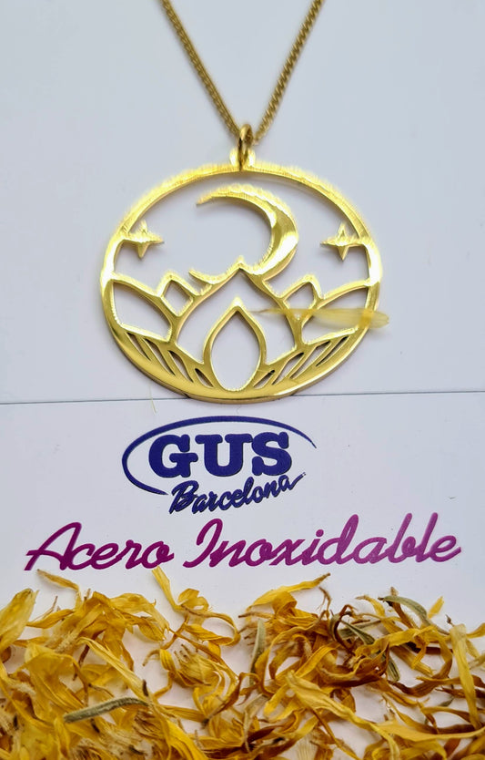 Colgante dorado Luna creciente - compra hoy y recibe mañana en tu casa. Envío Gratis