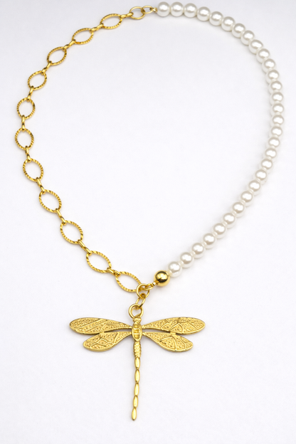 Colgante Libélula de acero inoxidable dorado y Perla para mujer.