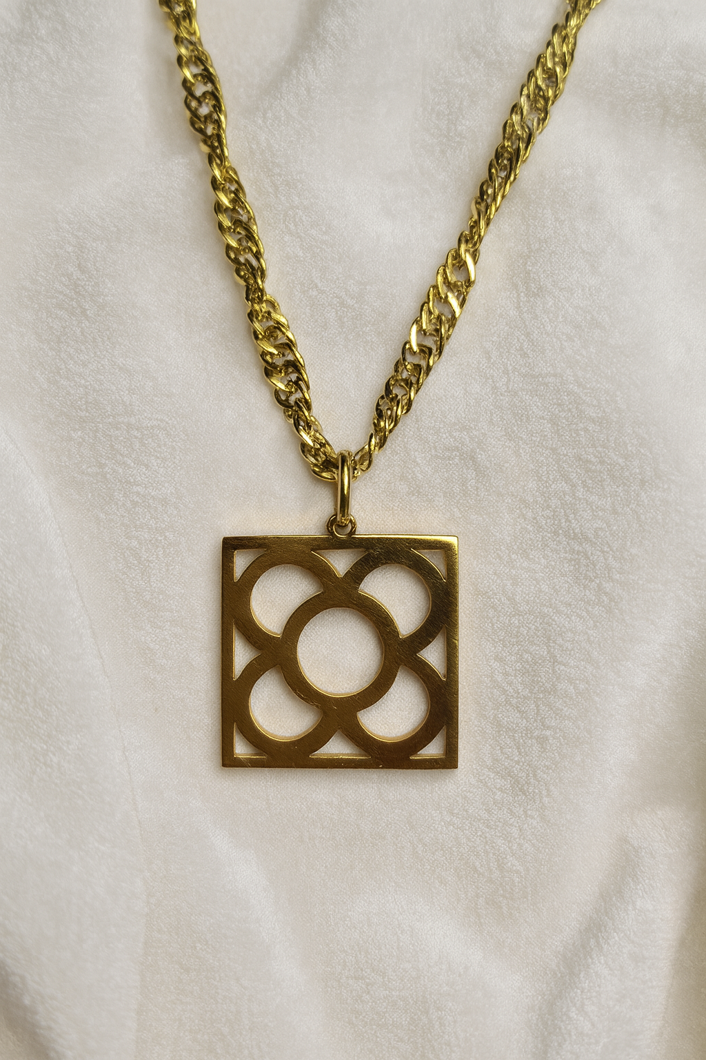 Barcelona Flower Pendant