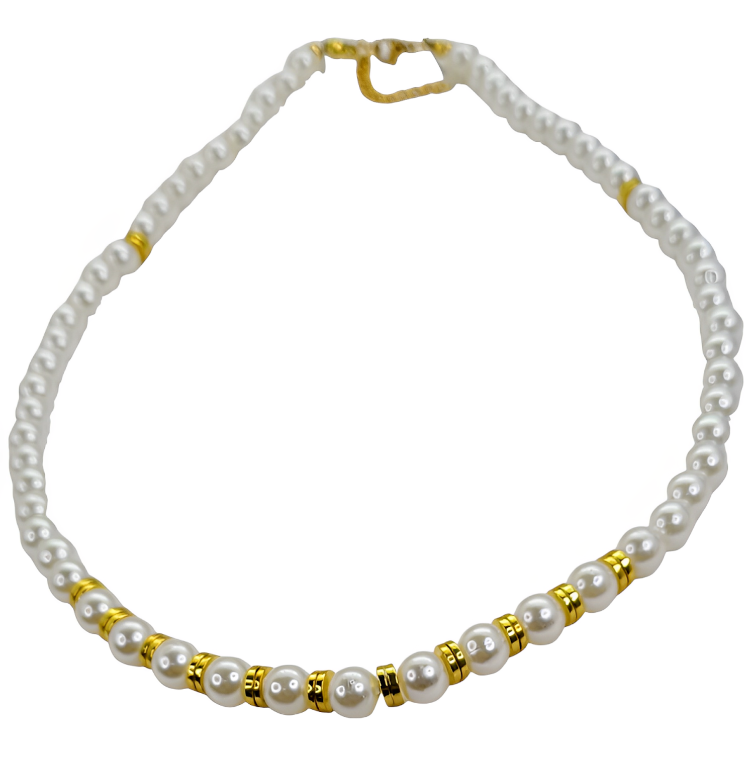 Collar Unisex Perlas y Discos Acero Dorados. Posa sobre fondo blanco.