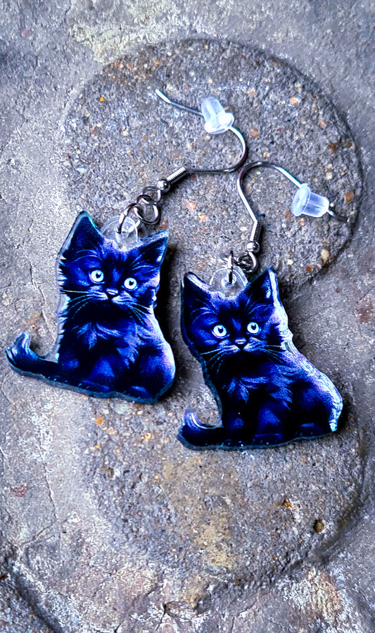 Pendientes Gato Negro para mujer en Acero y Acrílico. Posa sobre baldosa.
