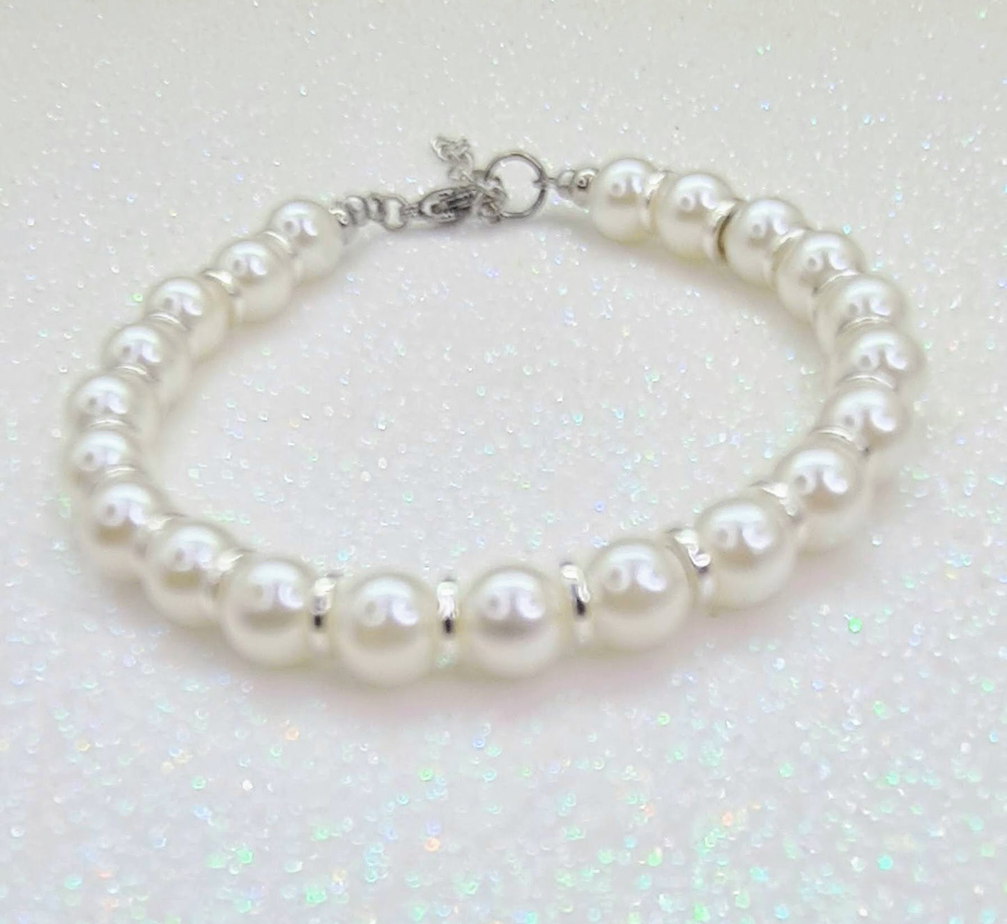 Pulsera de Perlas de agua dulce y Discos Plateados para mujer.