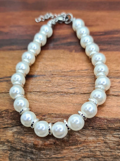 Pulsera de Perlas de agua dulce y Discos Plateados para mujer.