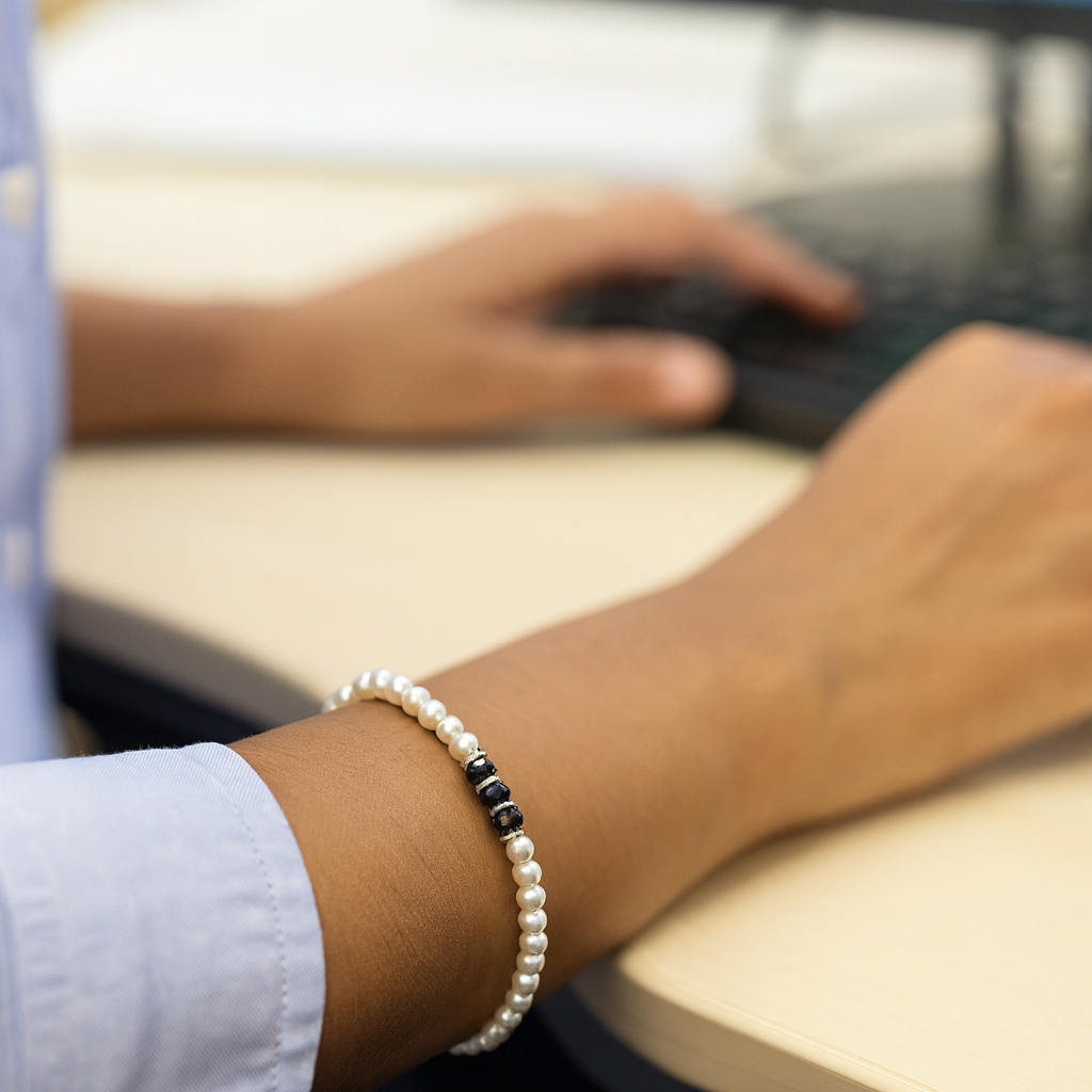 Pulsera de Perlas de agua dulce y Ónix facetado para mujer.