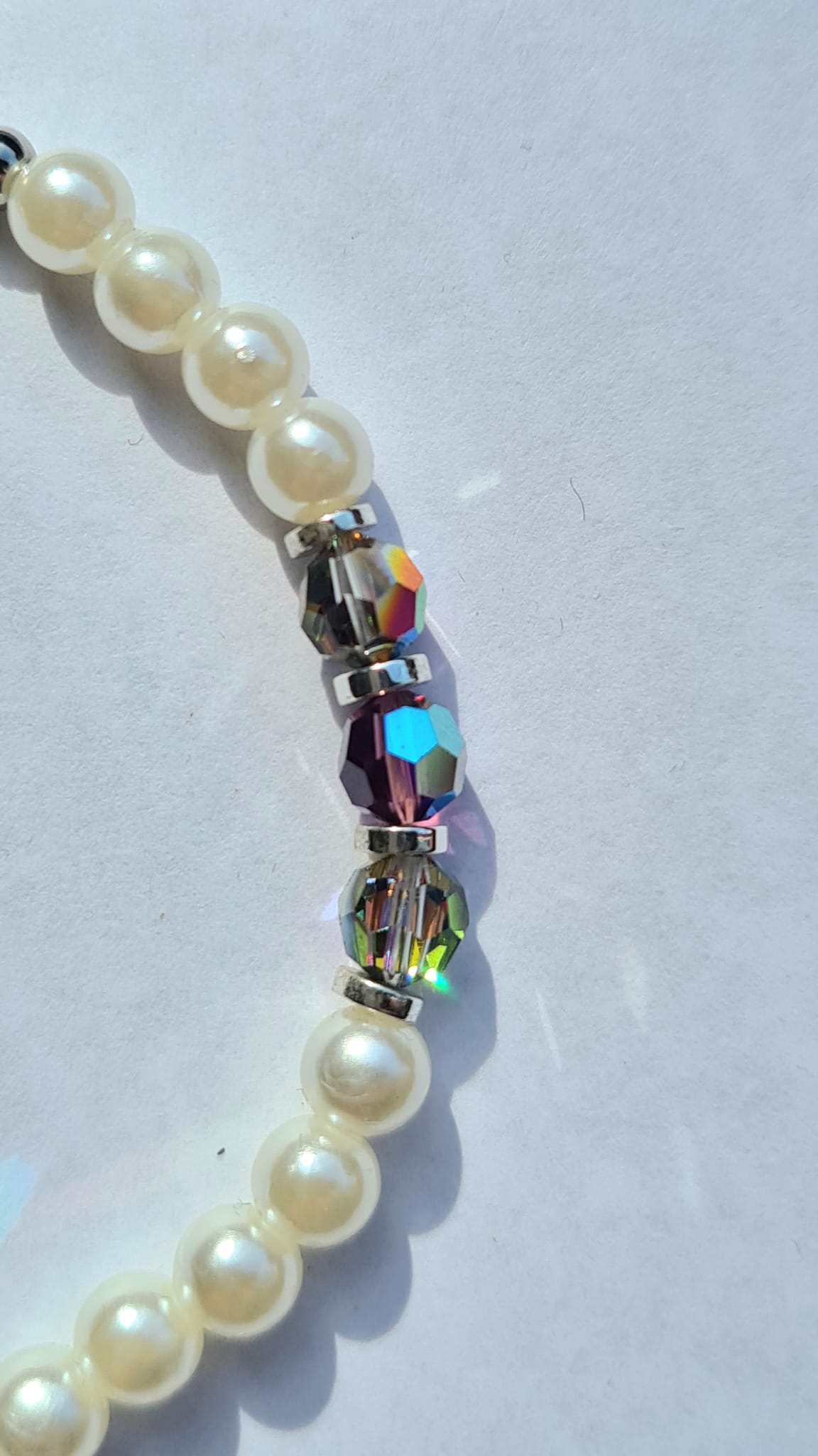 Pulsera de Perlas y Cristales color Aurora Boreal para mujer.